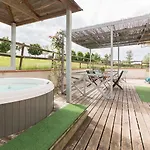 Les Paradoux Hébergement de vacances